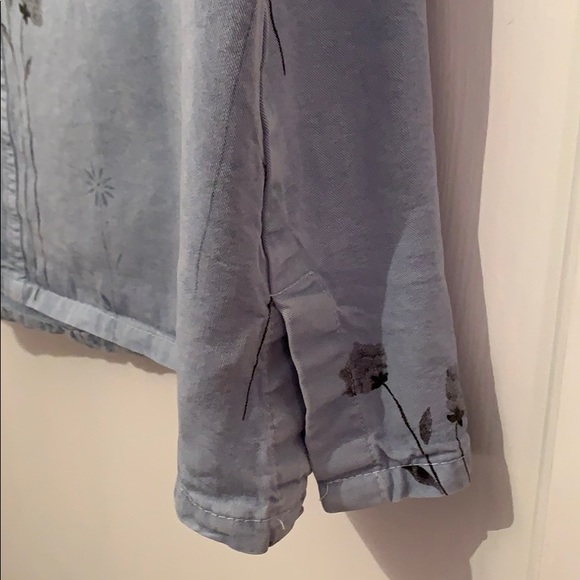 Timbuktu Sleeveless Top in Artsy Chambray Cloth. - Picture 7 of 9